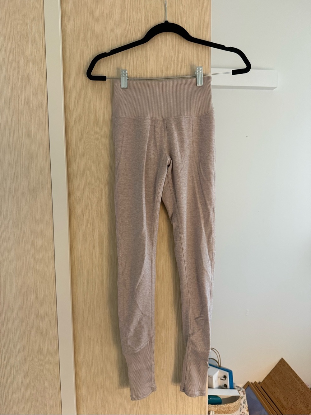 ALO Yoga High-Rise Blush Pink Leggings